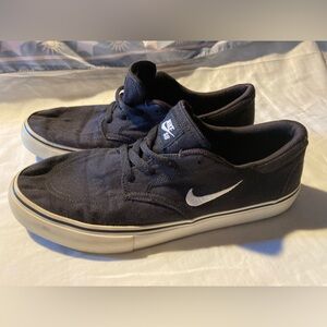 Nike SB Clutch Black White Mens Size 9 729825-001 Canvas Sneakers